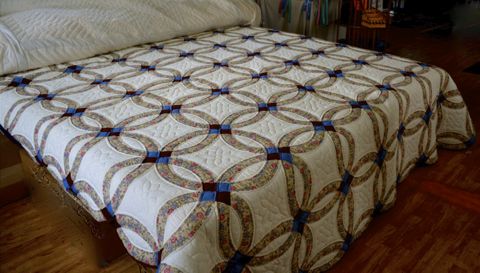 Amish Double Wedding Ring Quilt Diagonal View