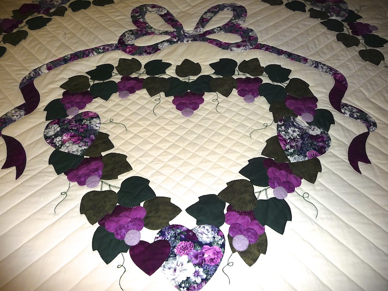 Amish Country Grapes Applique Pattern