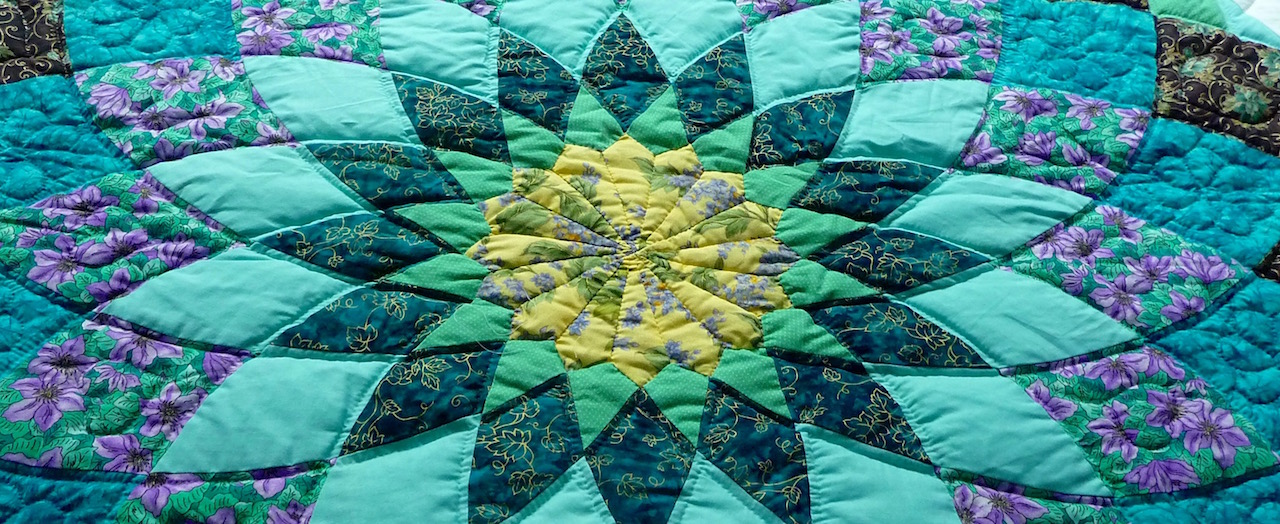 Giant Dahlia Amish Quilt