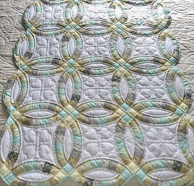 Double Wedding Ring Amish Quilt pattern