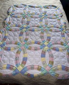 Hand Quilted Double Wedding Ring Amish Baby Quilt for Sale