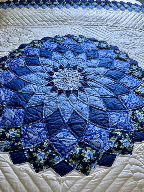 Handmade quilt Giant Dahlia