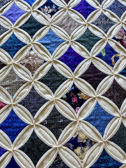 Cathedral Windows quilt pattern