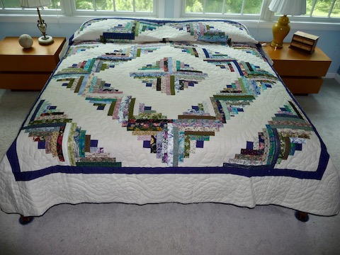 Hand quilted Log Cabin Amish Quilt pattern