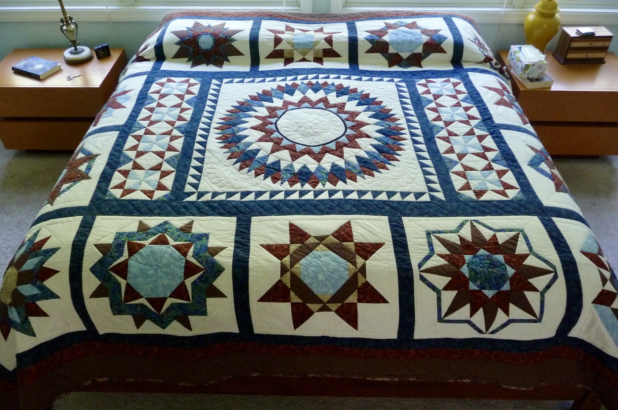 Queen size Medallions Amish Quilt for sale