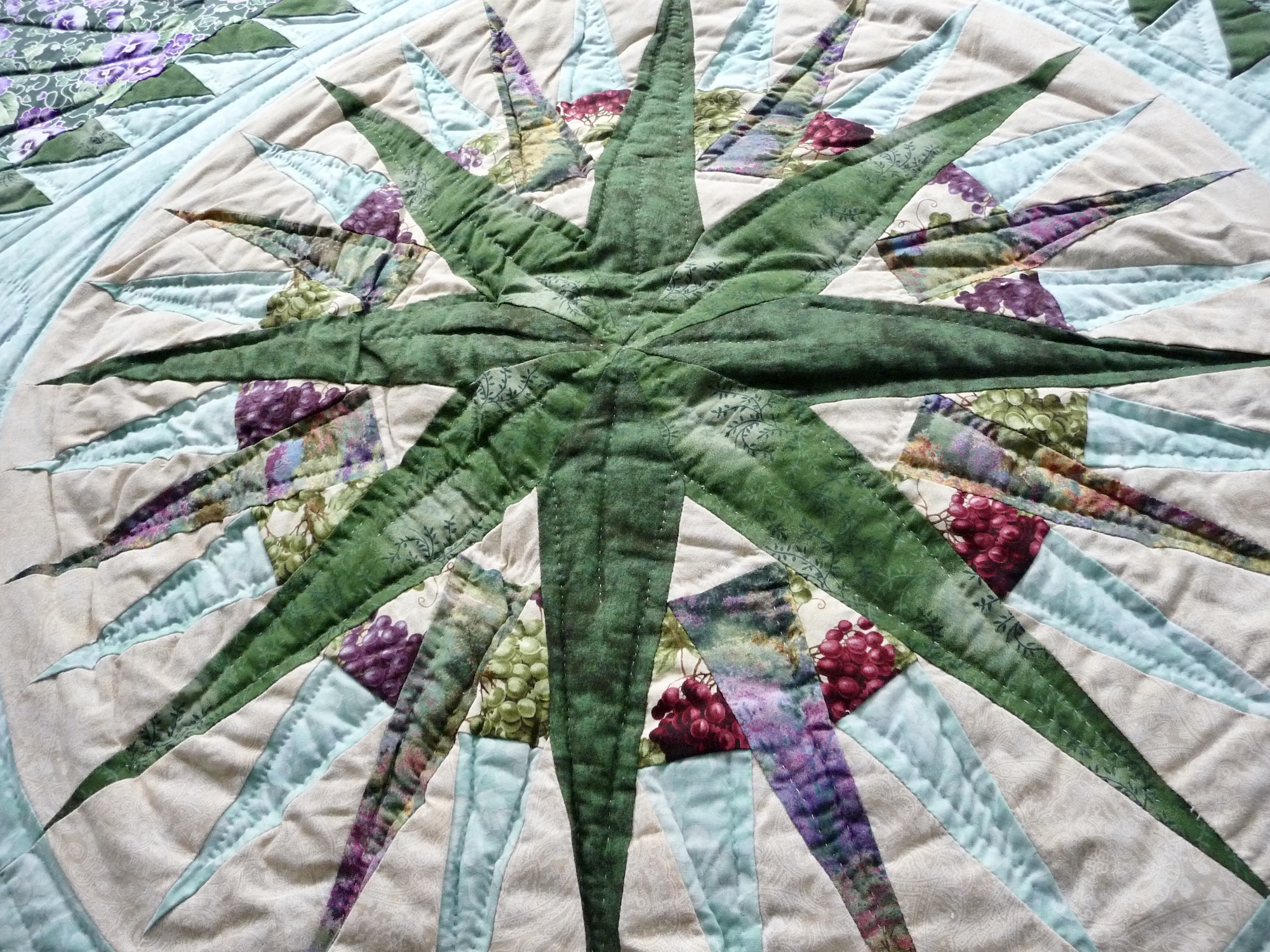 Hand quilted Mariners Compass Amish Quilt for sale