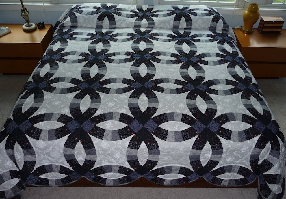 Handmade Double Wedding Ring Amish quilt for sale