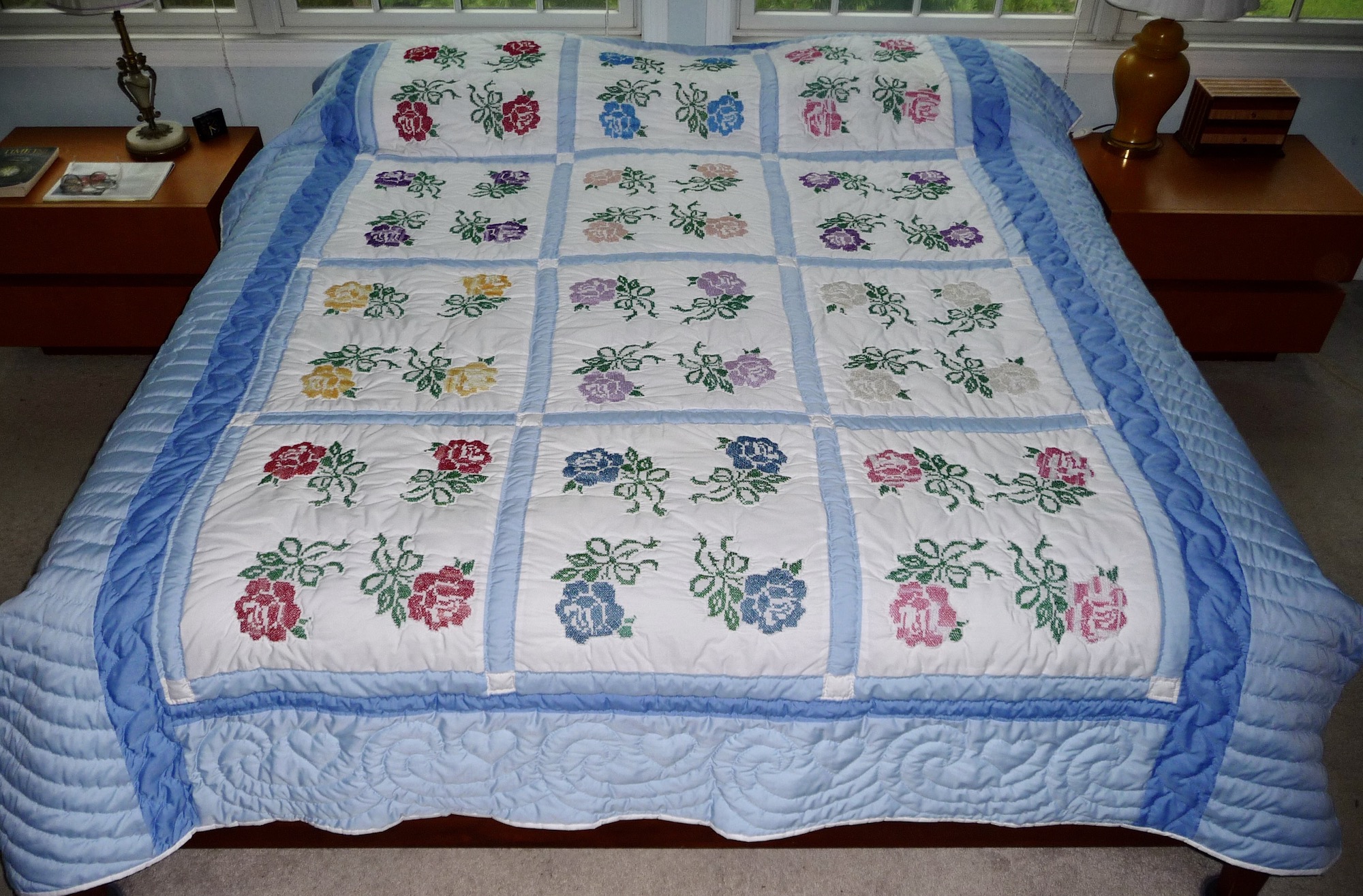 Amish quit for sale Embroidered Amish Quilt