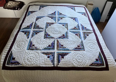 Log Cabin in the Round Amish quilt pattern
