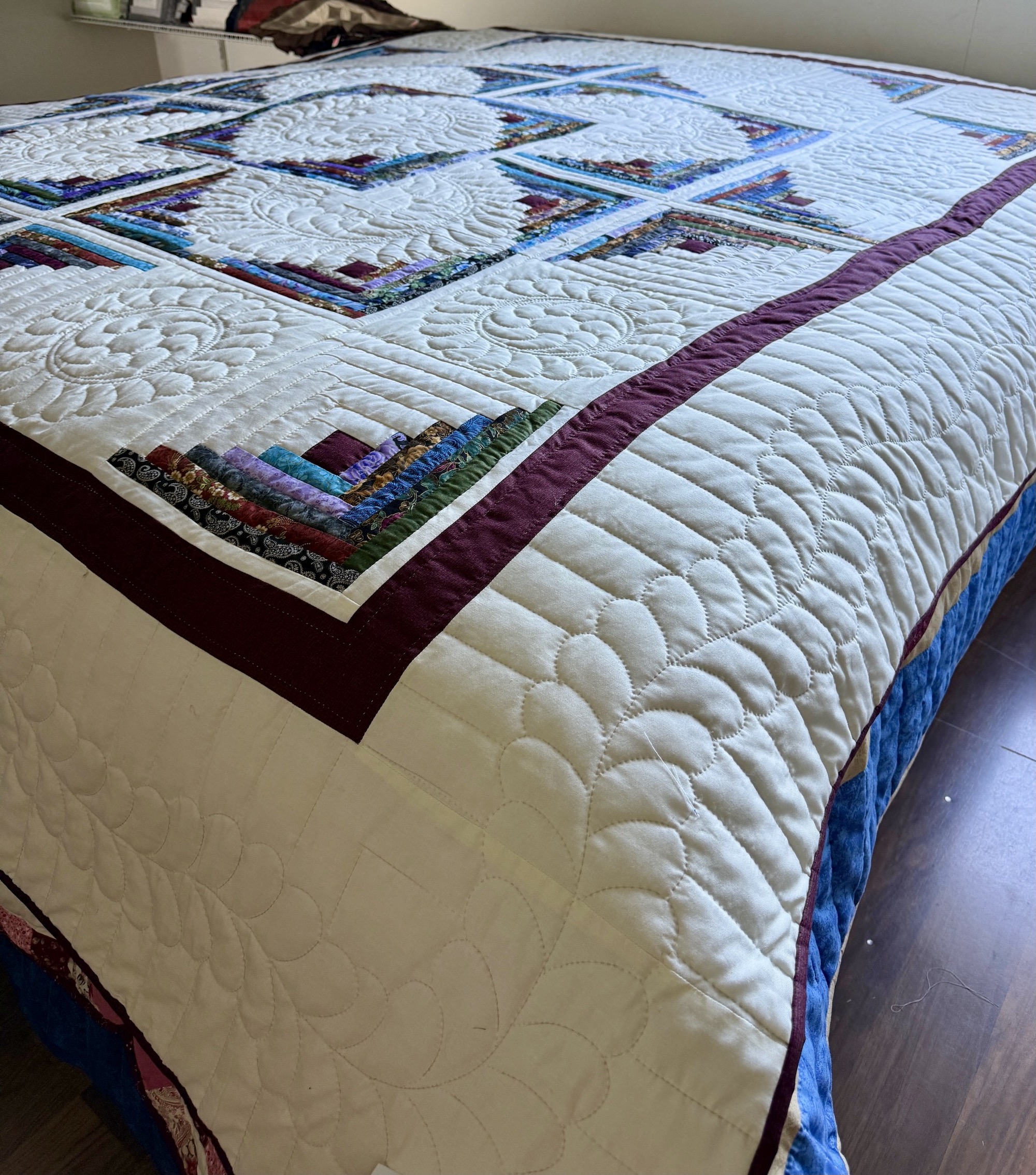 Log Cabin in the Round Amish quilt for sale