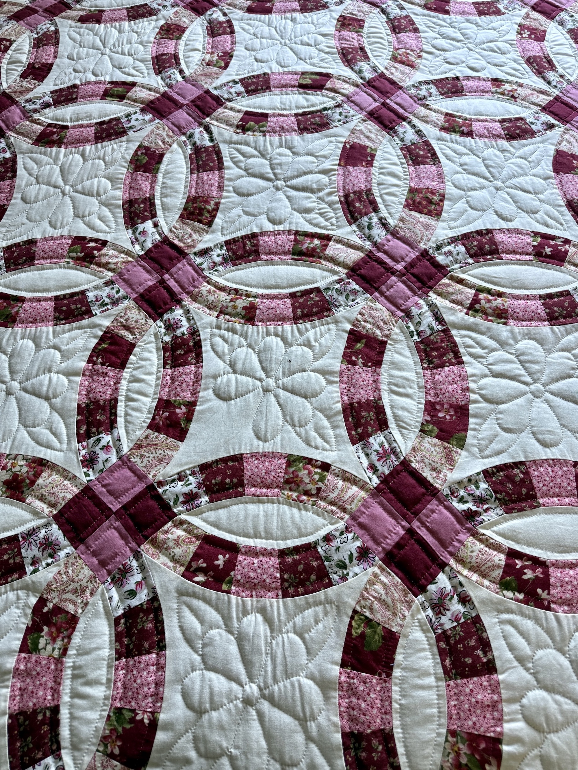 Double Wedding Ring Amish quilts for sale