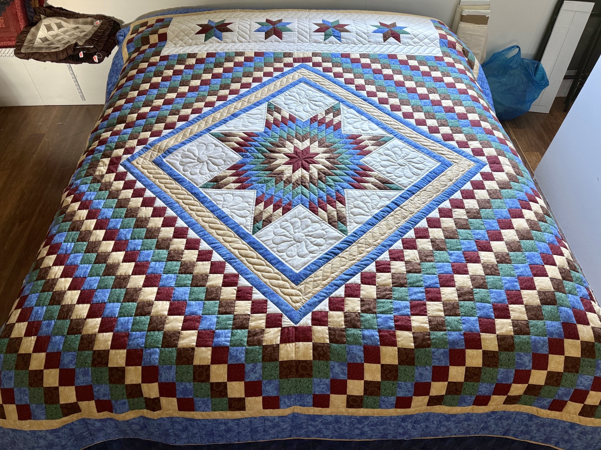 Lone Star Boston Common Amish quilts for sale