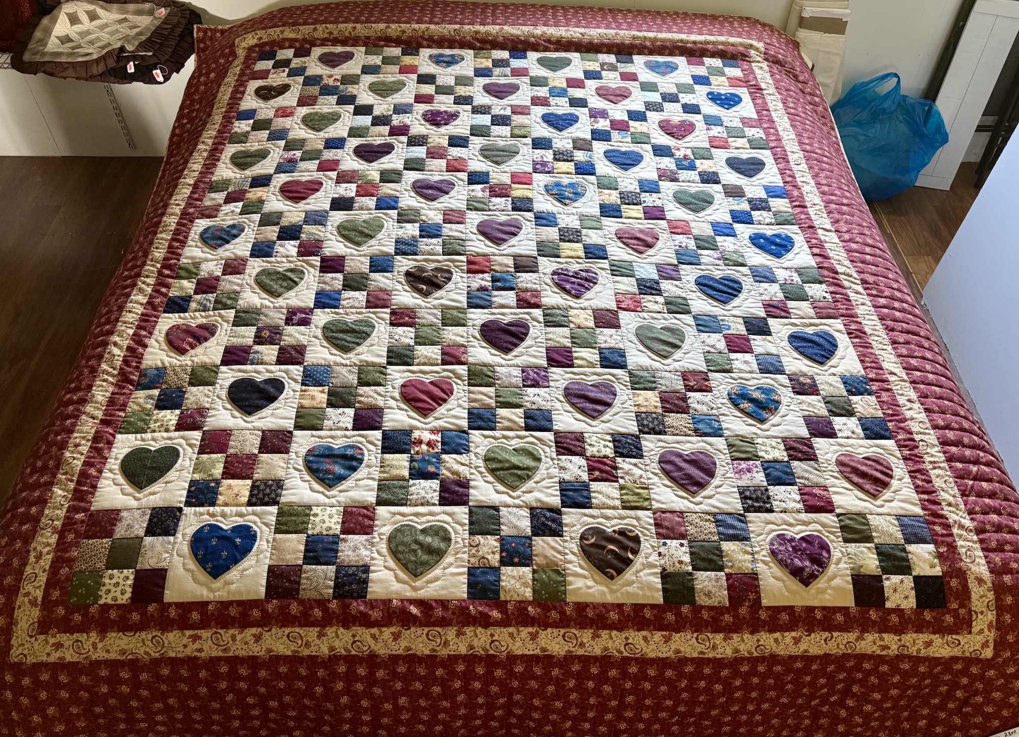 Amish quilts for sale Nine Patch with Hearts