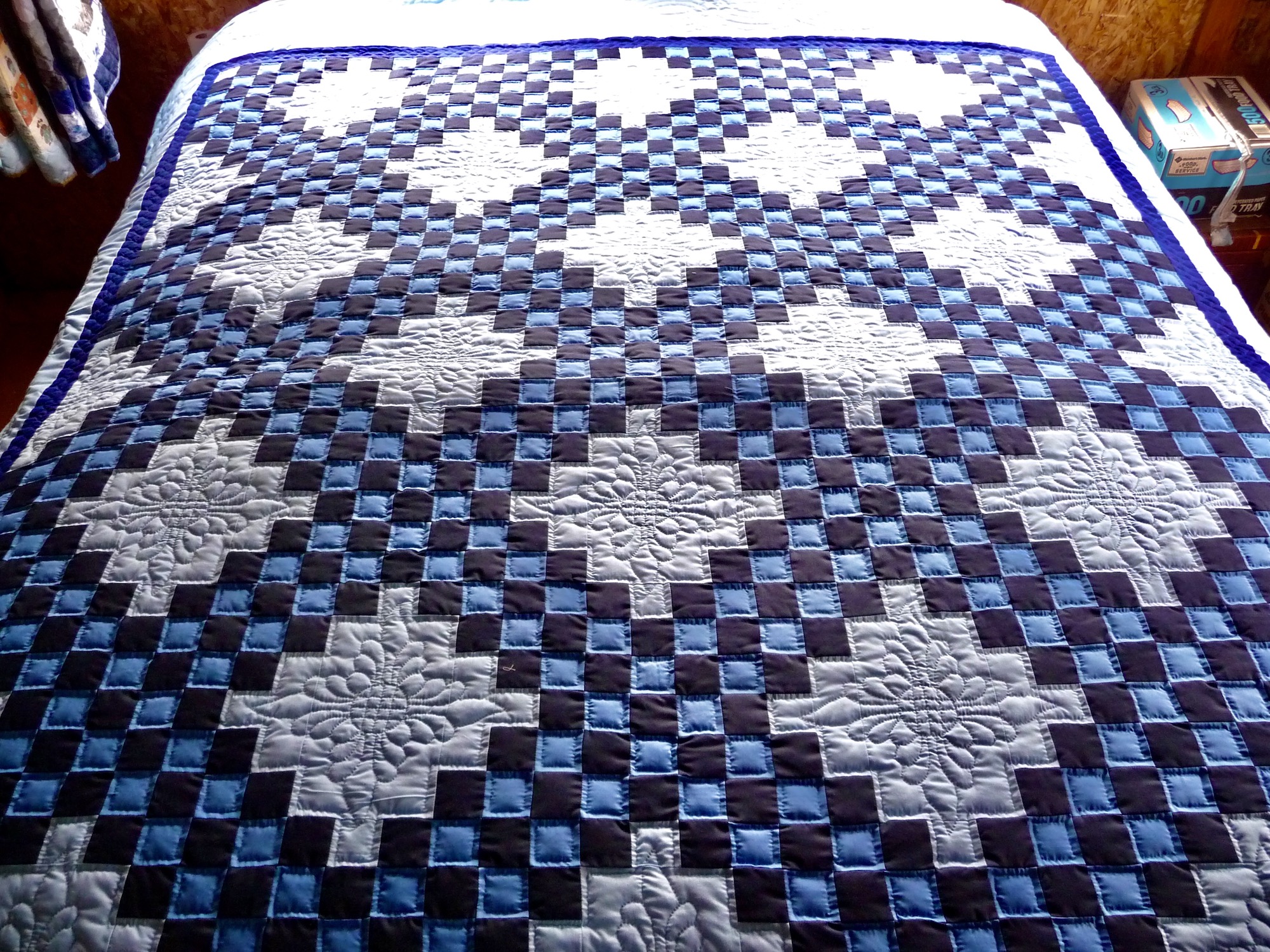 Triple Irish Chain Amish Quilt Pattern