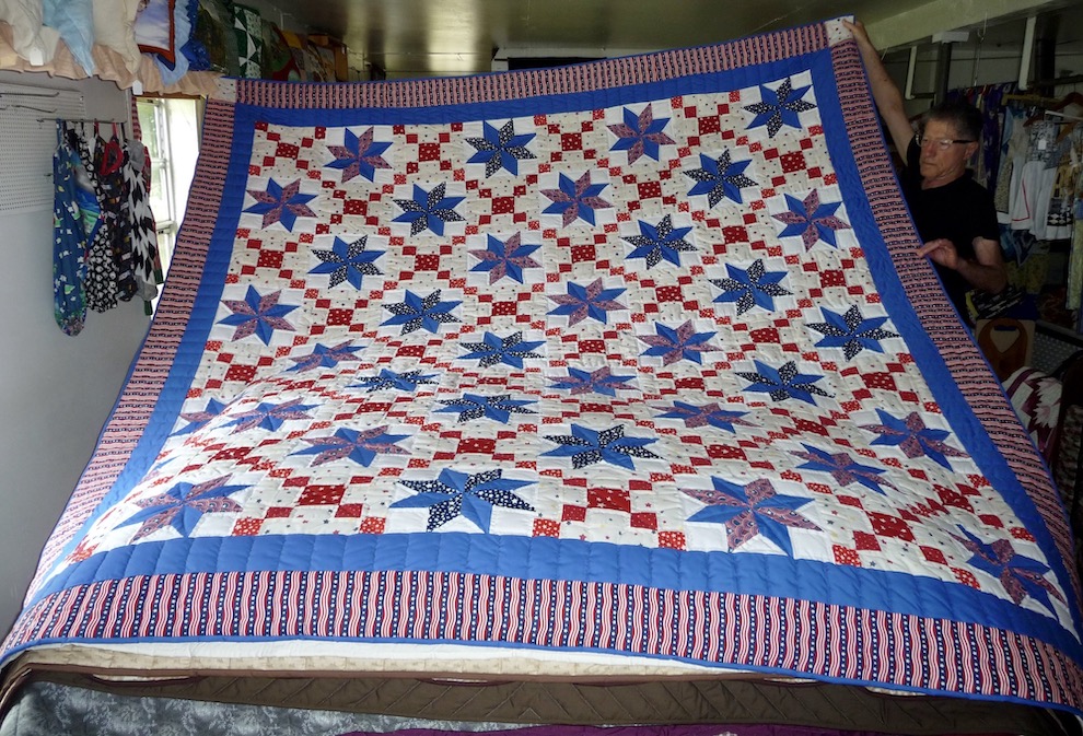 Irish Chain Amish quilt for sale