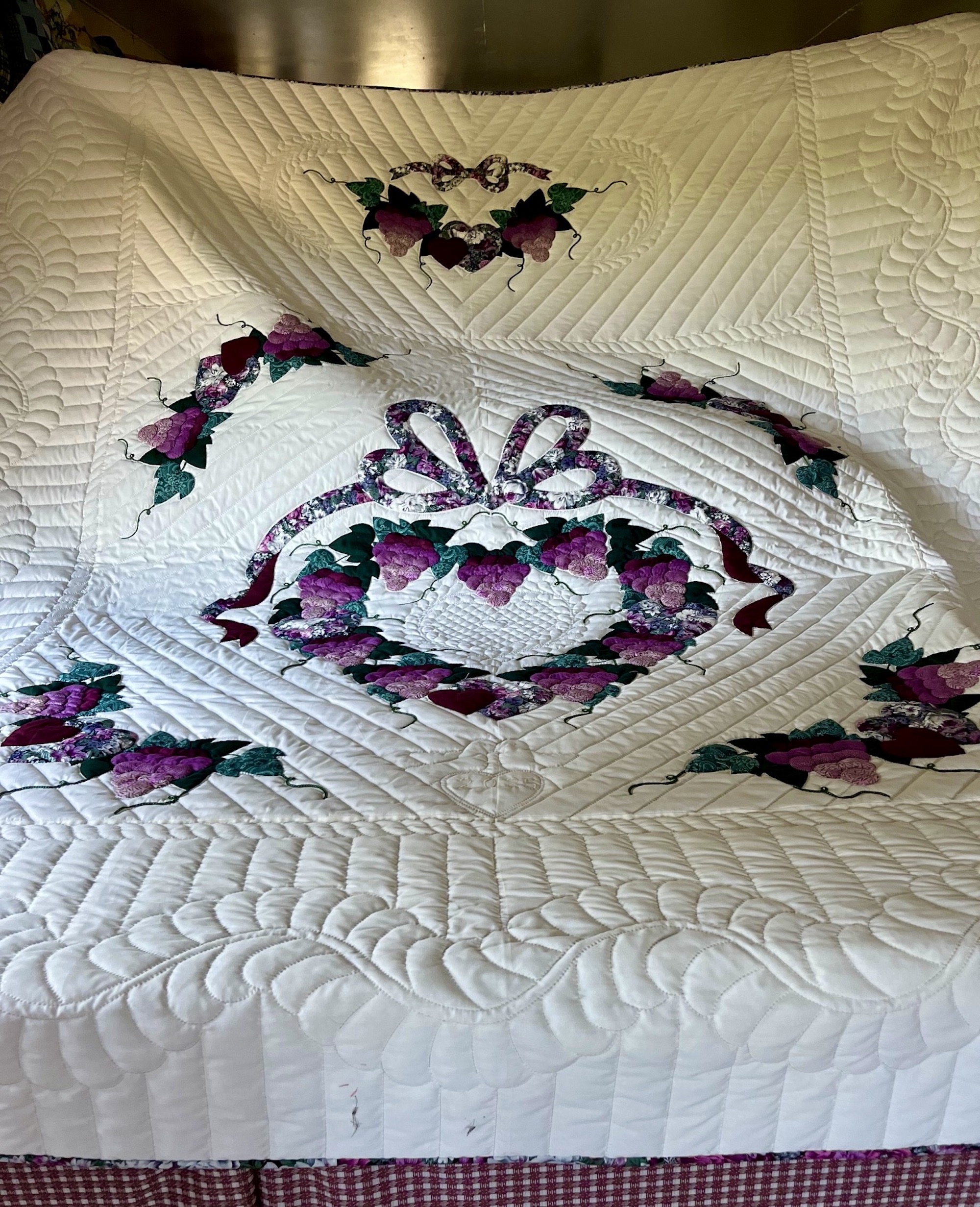 Country Grapes Amish quilt for sale