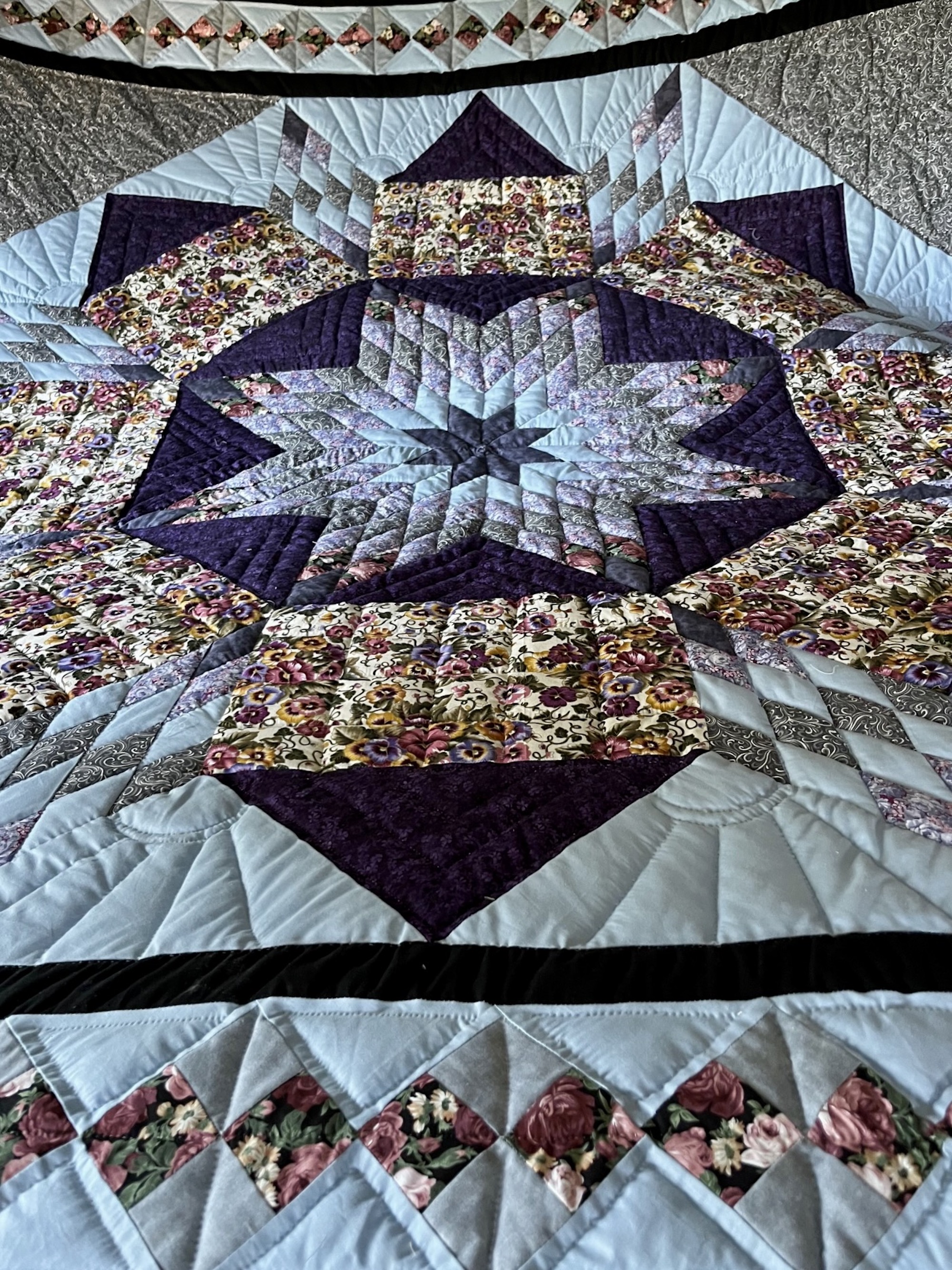 Mardia Star Amish quilt for sale