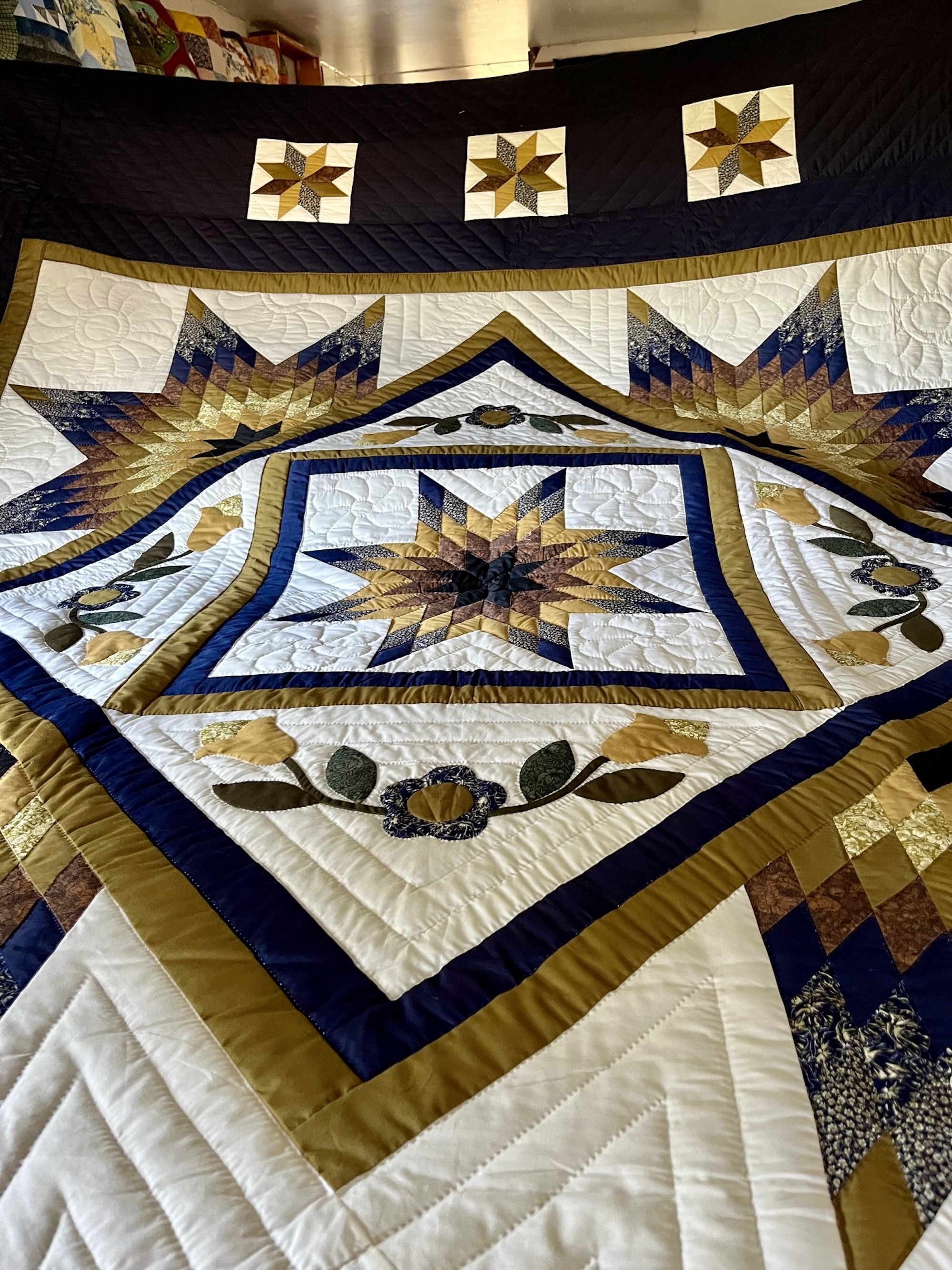 Split Star Amish Quilt Pattern