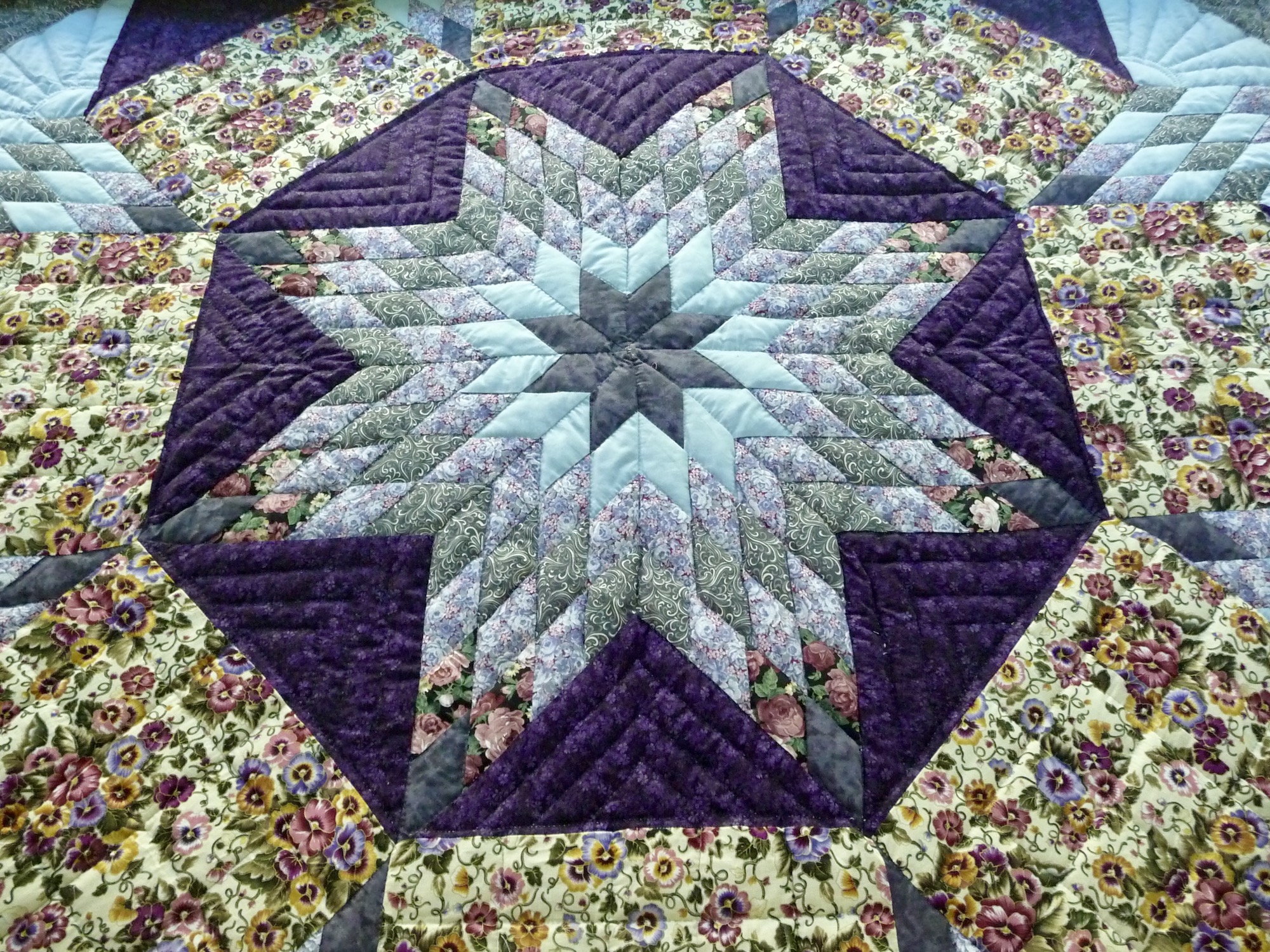 Mardi Gras Star Amish quilt pattern
