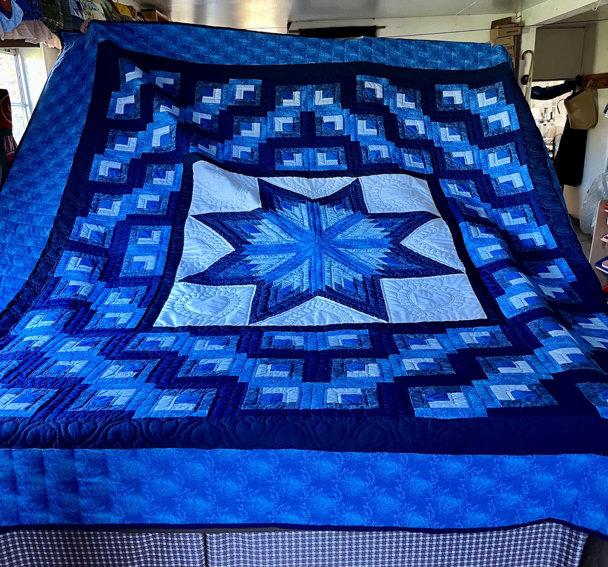 Star Log Cabin Amish quilt