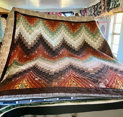 Bargello Amish quilt pattern