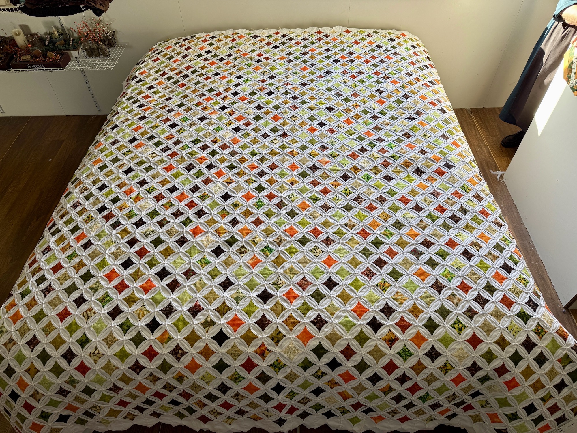 Cathedral Windows Amish quilt pattern