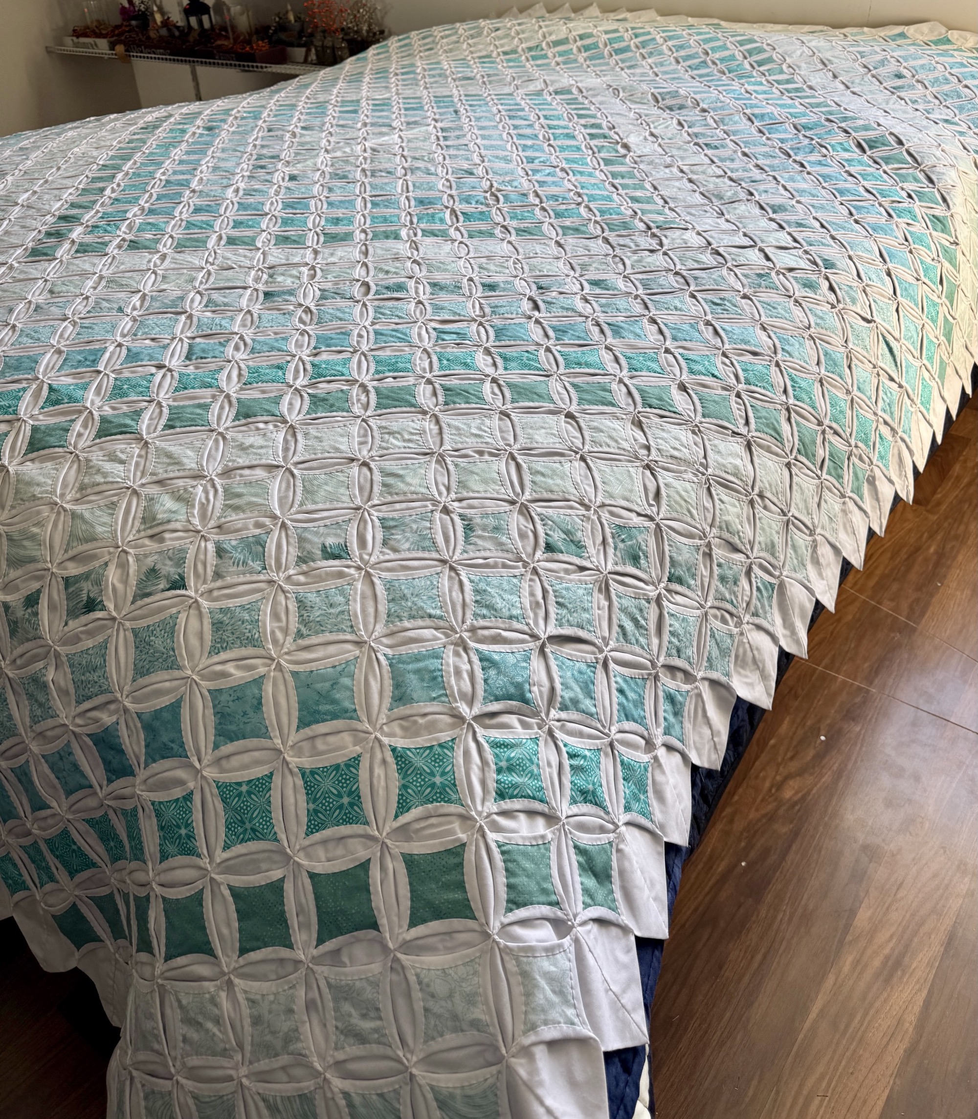 Cathedral Windows Amish Quilt Pattern