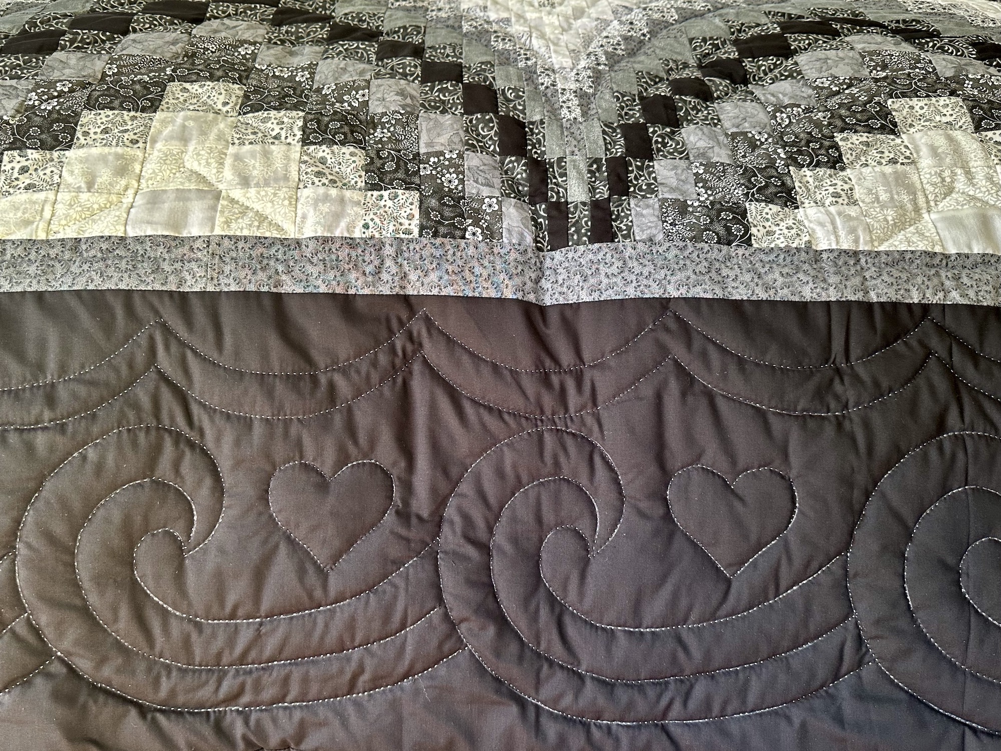 Bargello Wave Amish quilt for sale