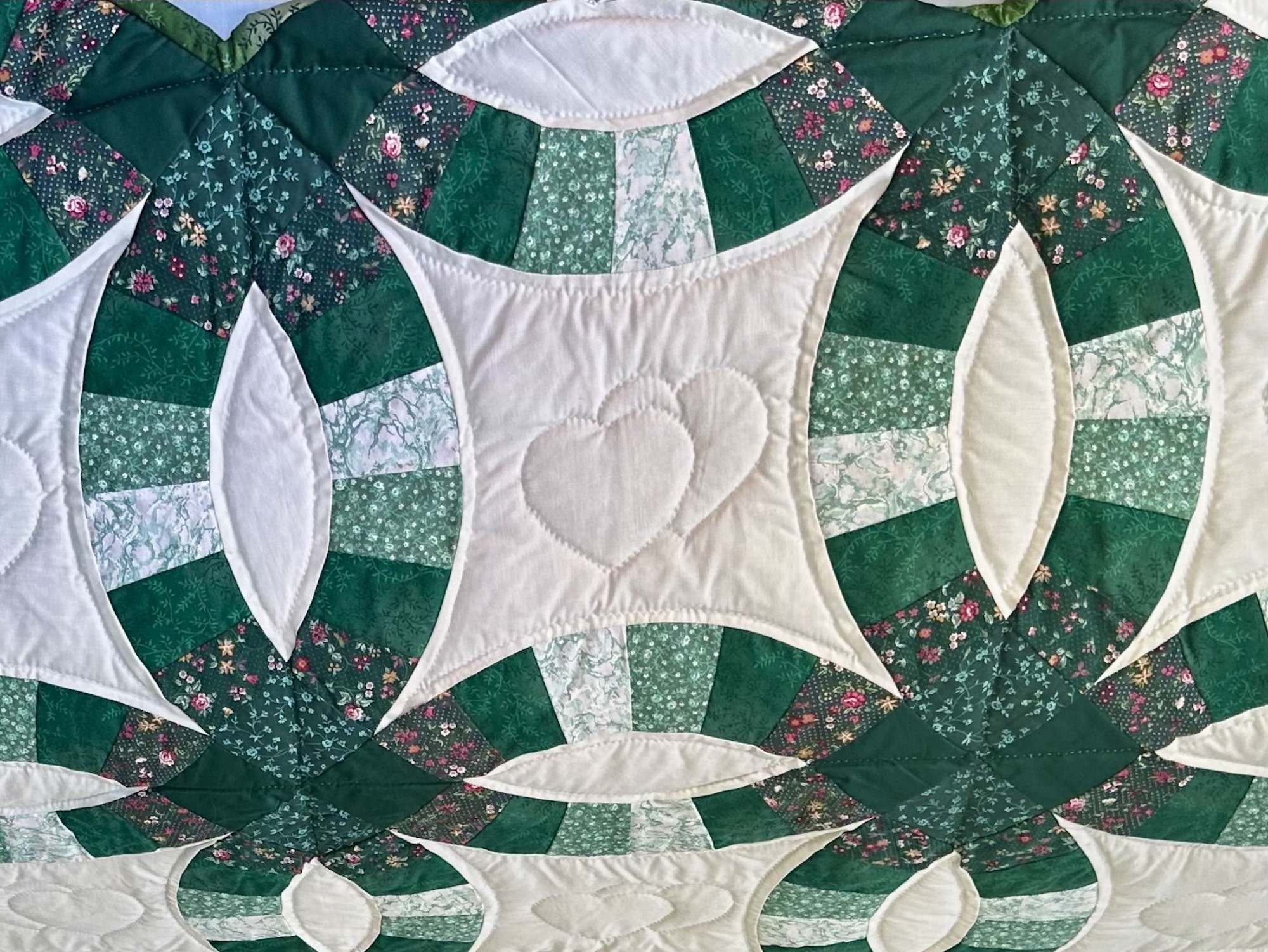 Double Wedding Ring Amish quilts for sale