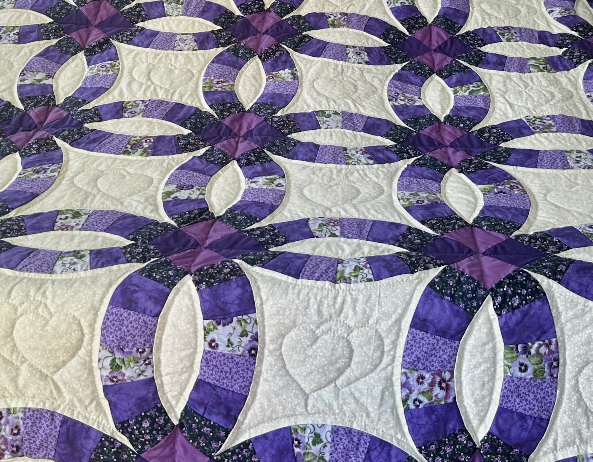 Double wedding Ring Amish quilts for sale