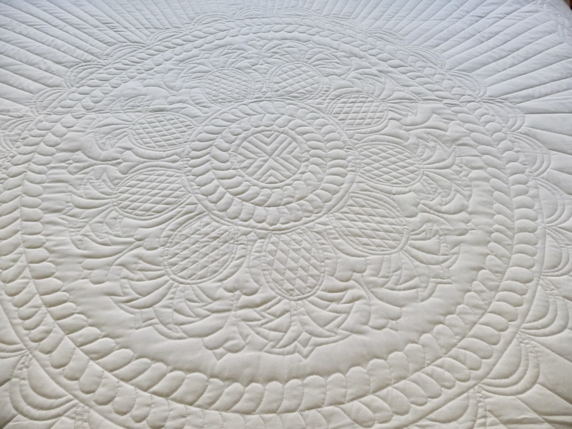 Amish quilts for sale Wholecloth Pineapple