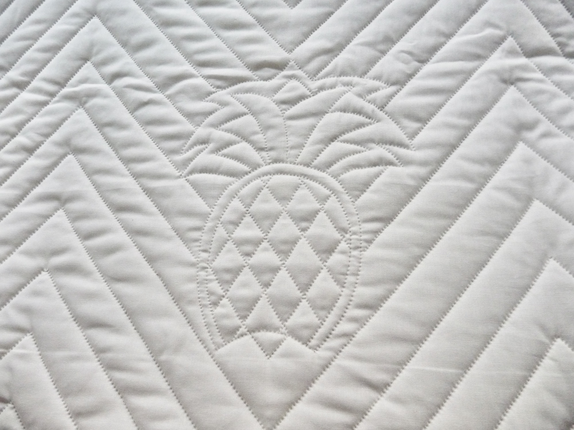 Amish quilt for sale Wholecloth Pineapple