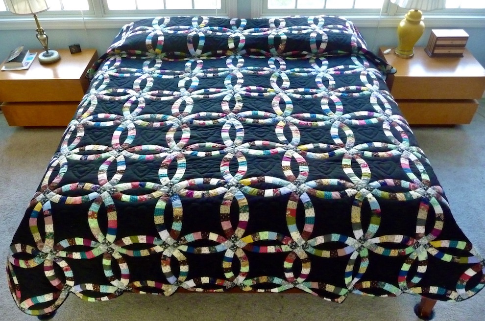 Handmade Double Wedding Ring Amish quilt for sale