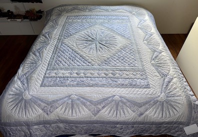 Mariners Compass Amish quilt for sale