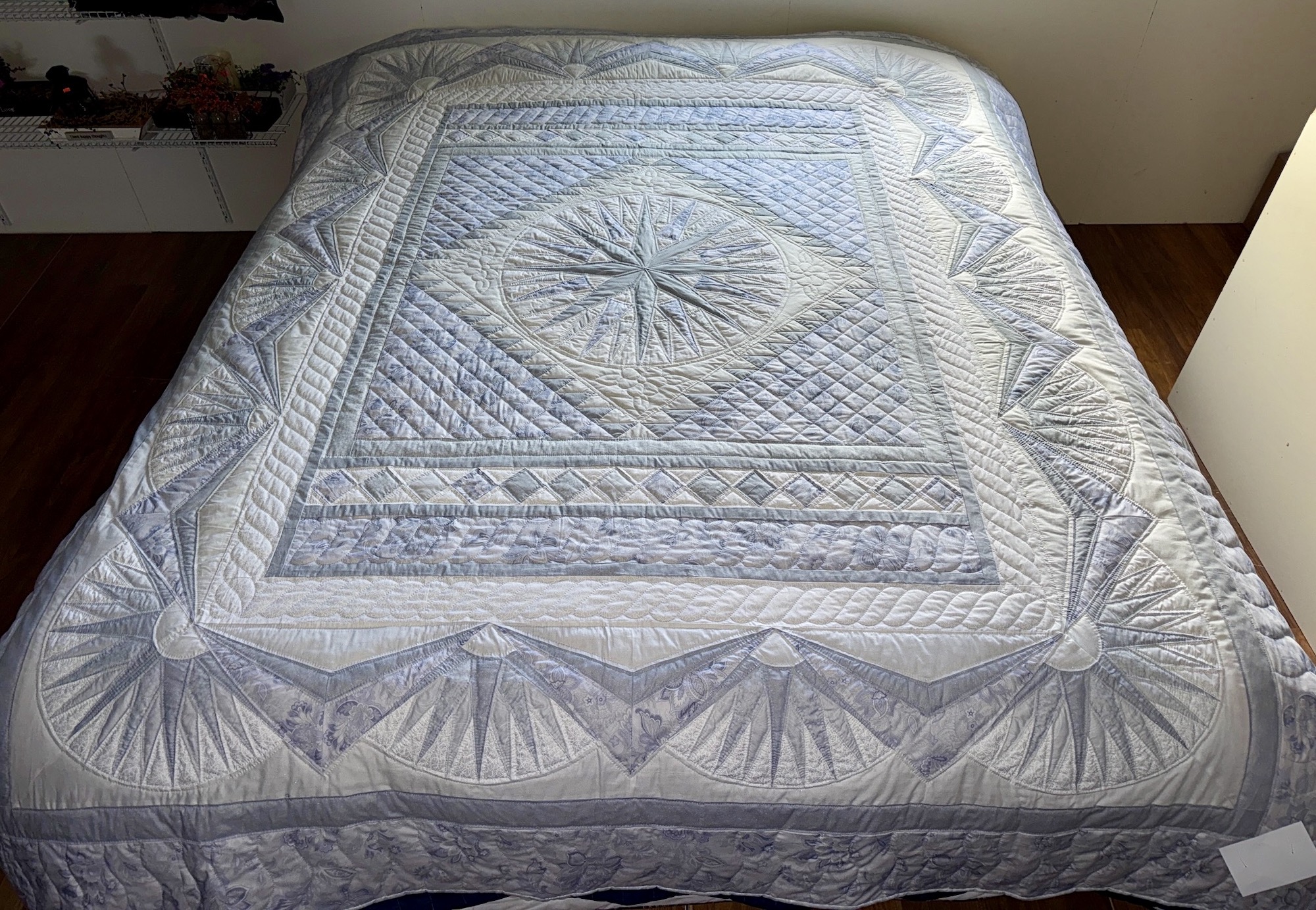 Mariners Compass Amish Quilts for Sale