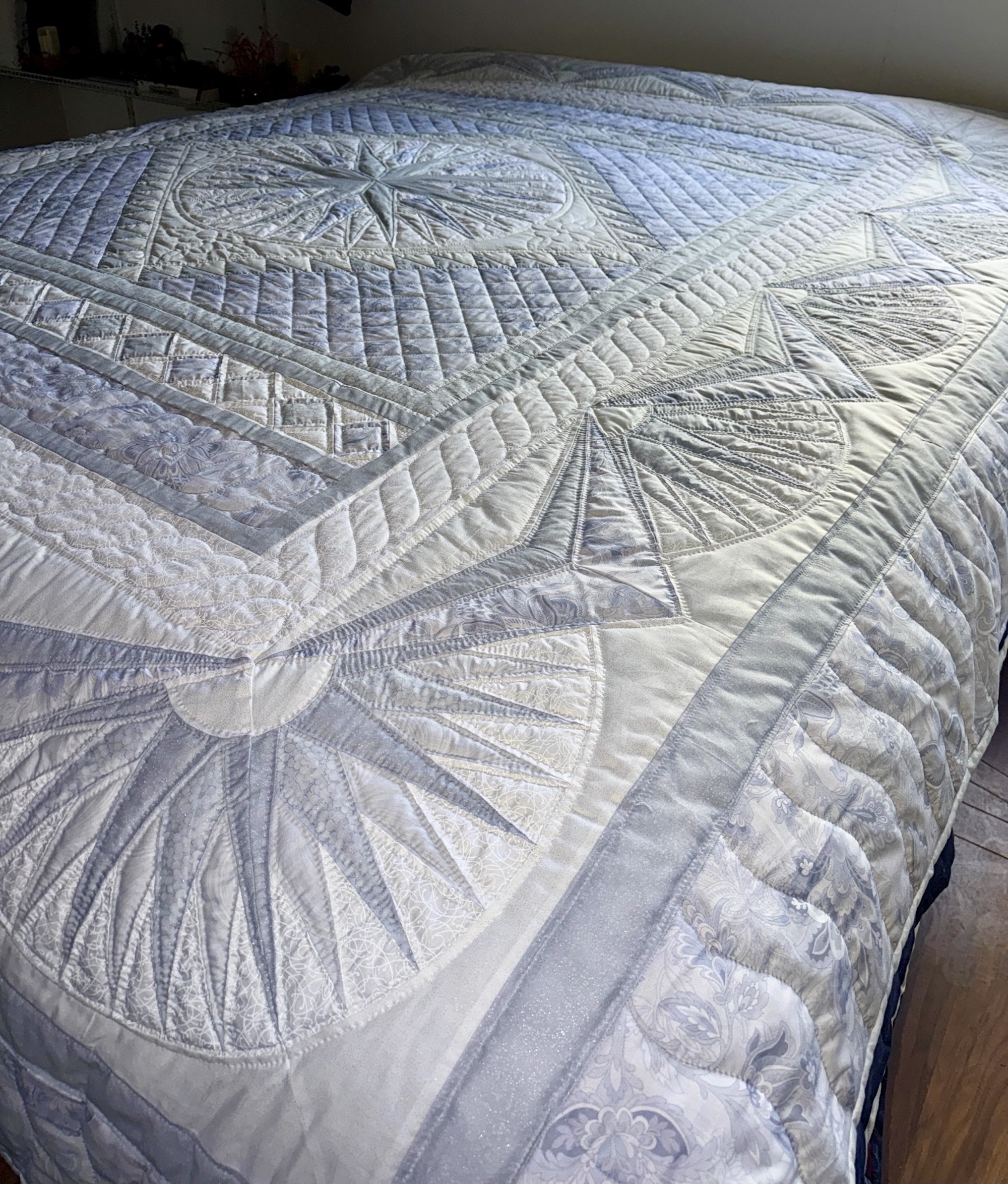 Mariners Compass Amish Quilt Pattern