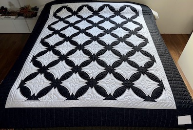 Winner Circle Amish Quilt