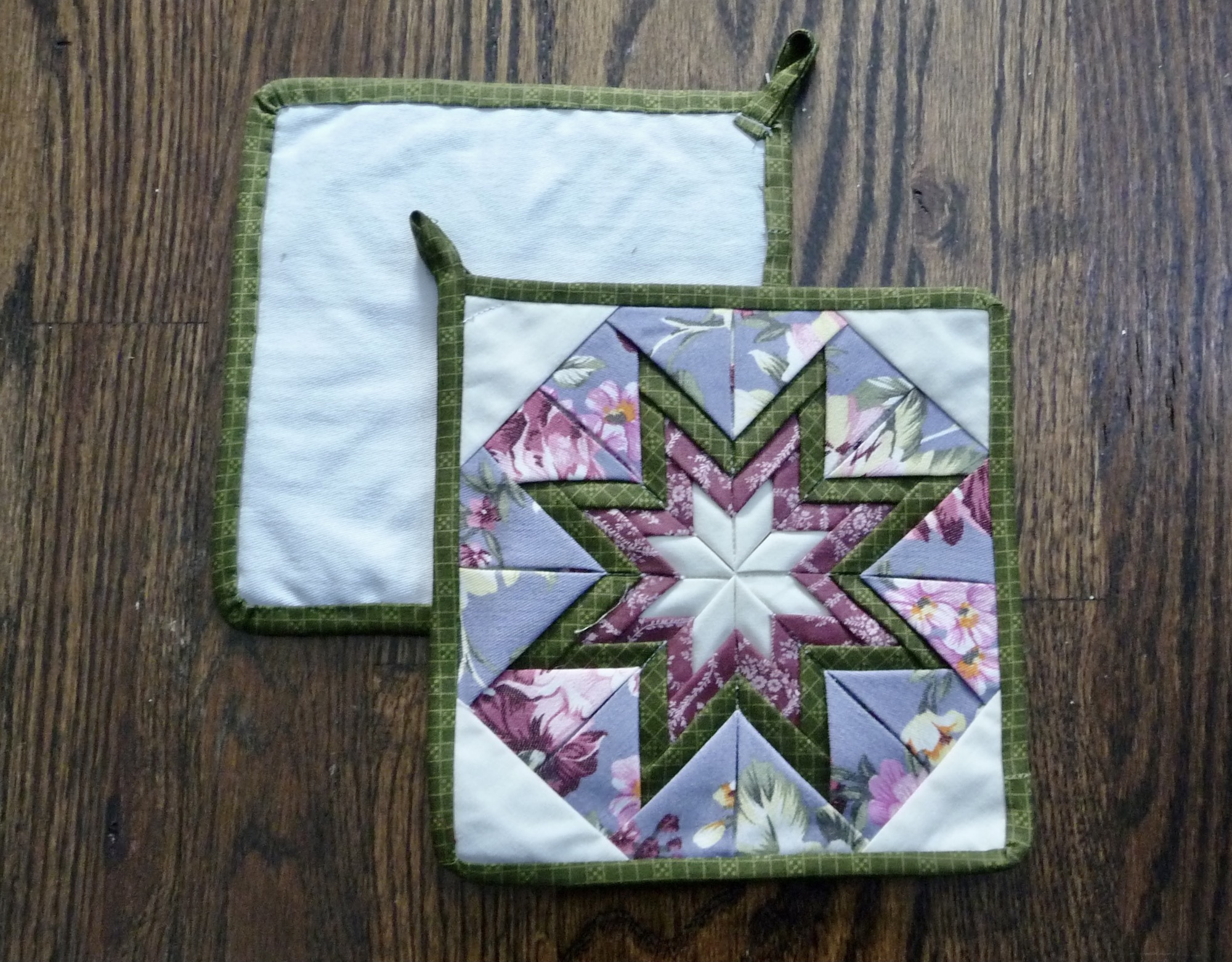 Amish Folded Star Pot Holder