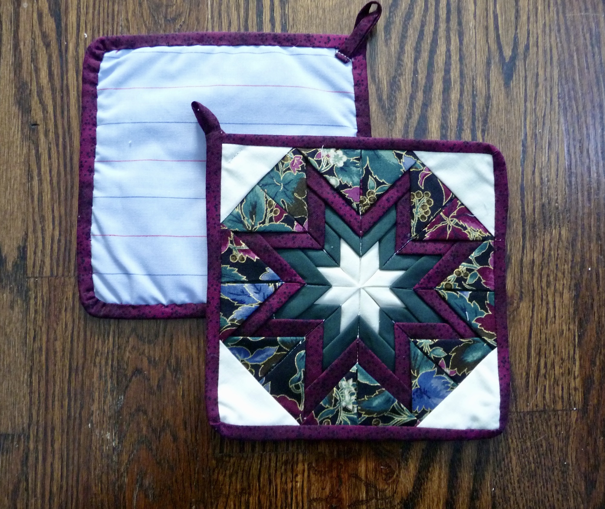 Amish Folded Star Pot Holders