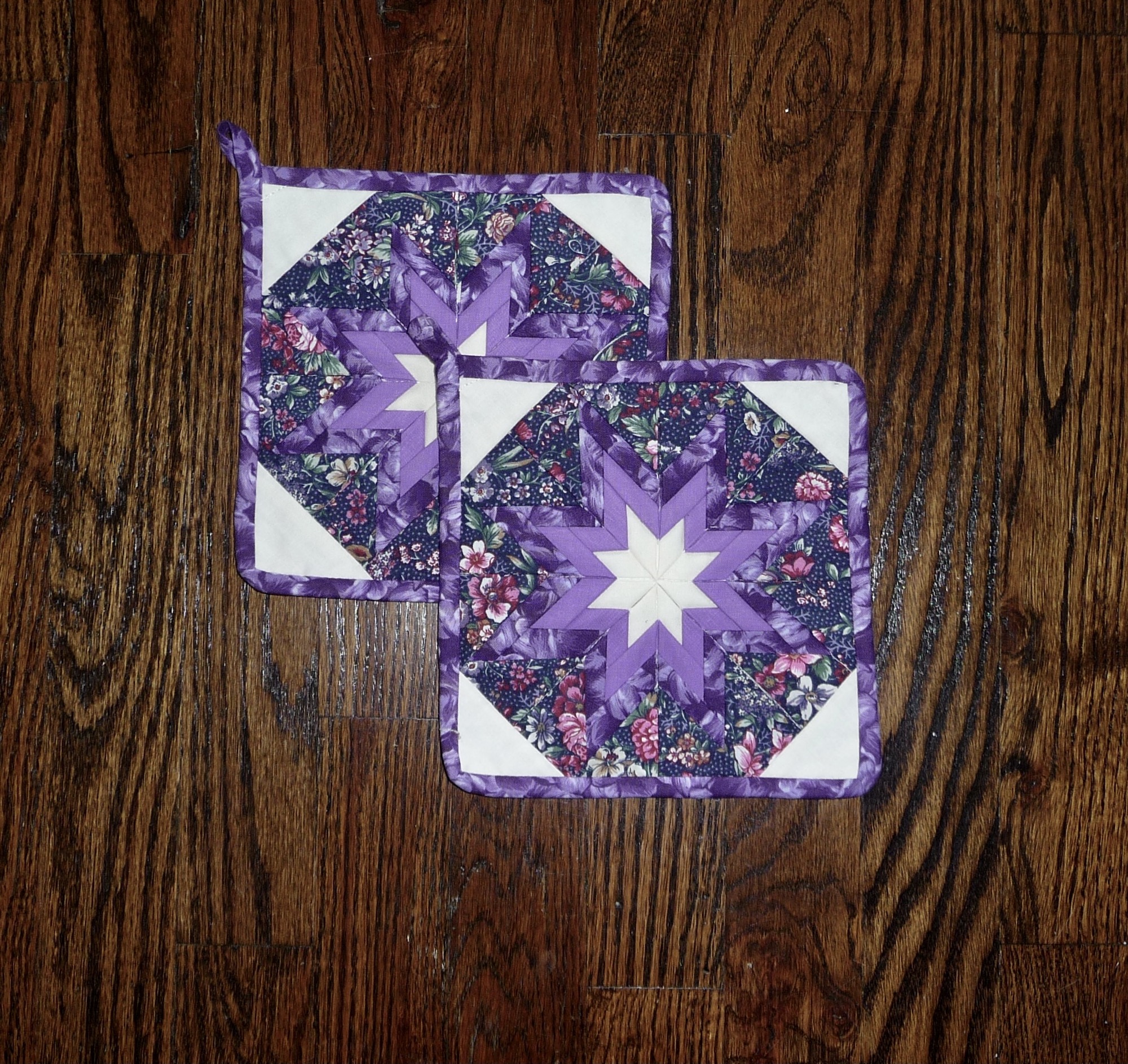 Amish Folded Star Pot Holders