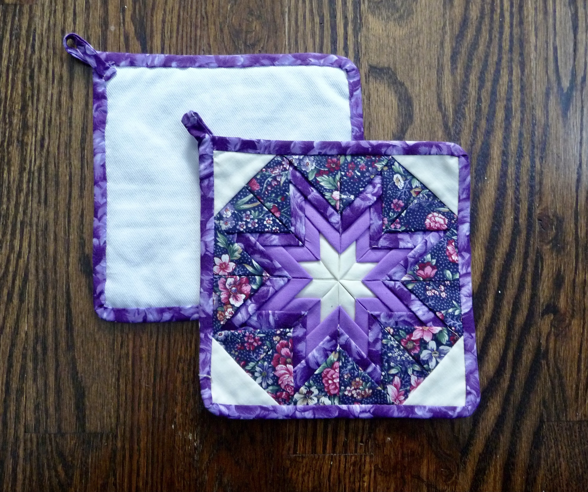 Amish Folded Star Pot Holders