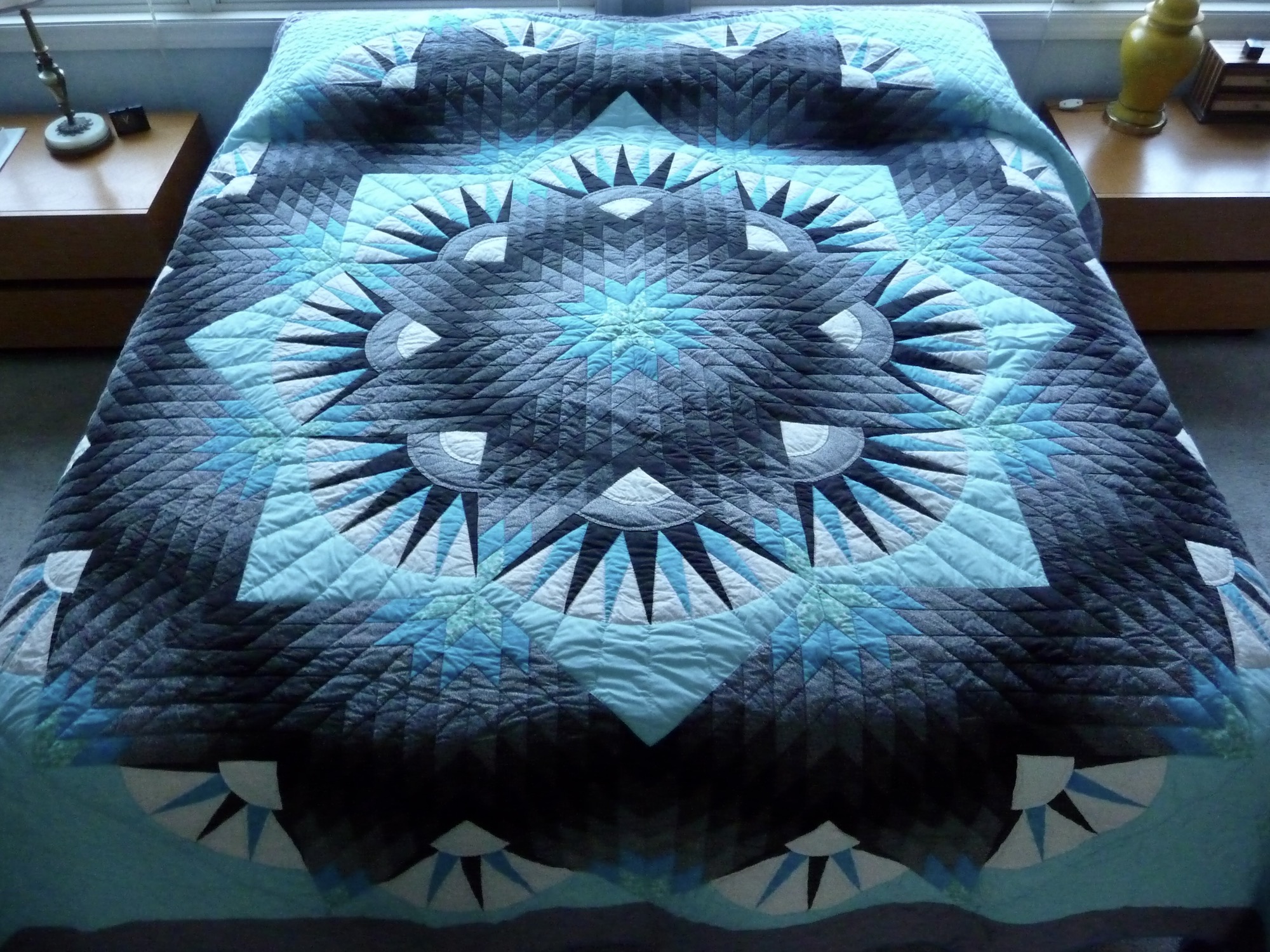 Compass Star Amish quilt pattern