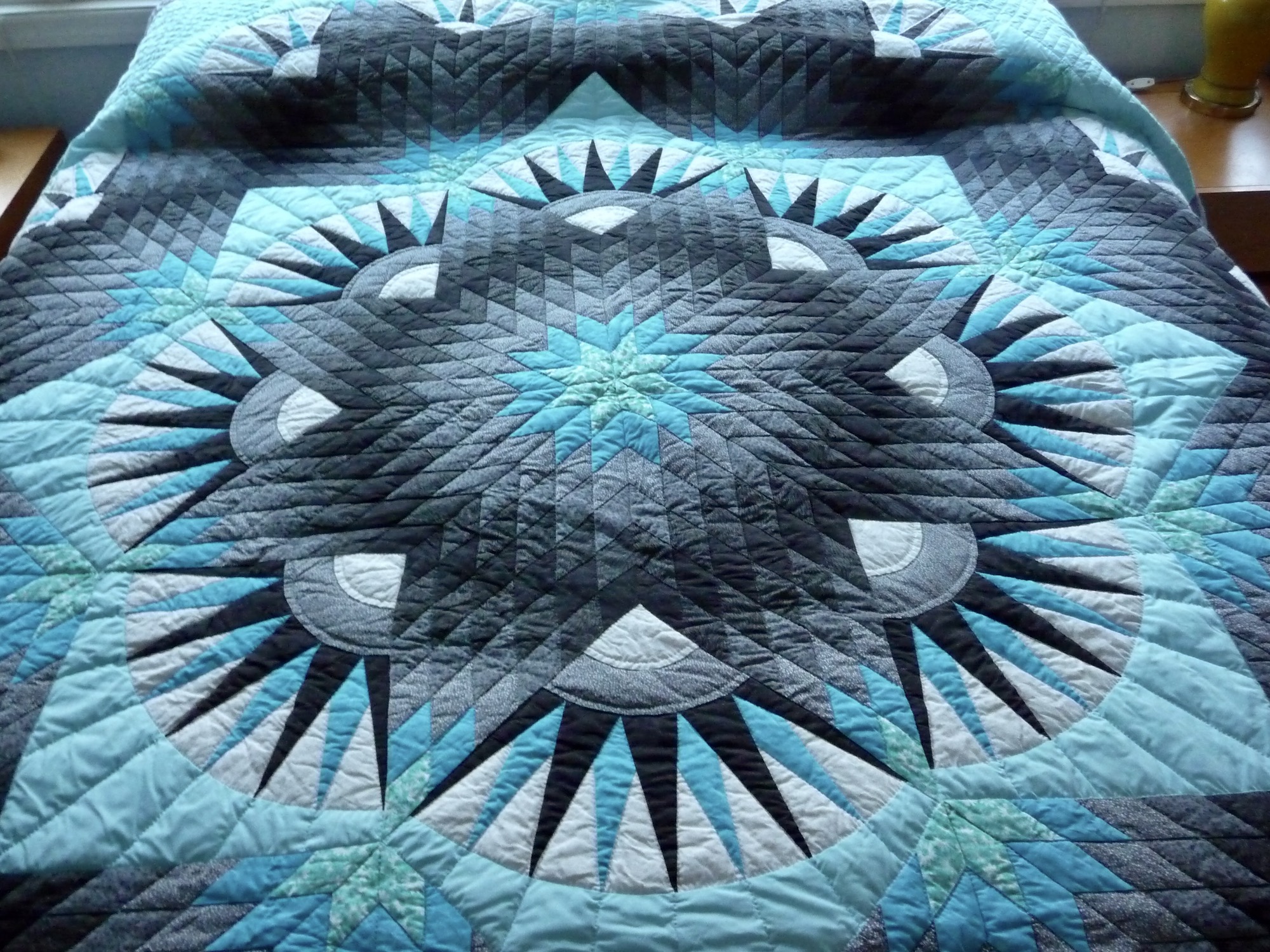 Compass Star Amish quilt for sale