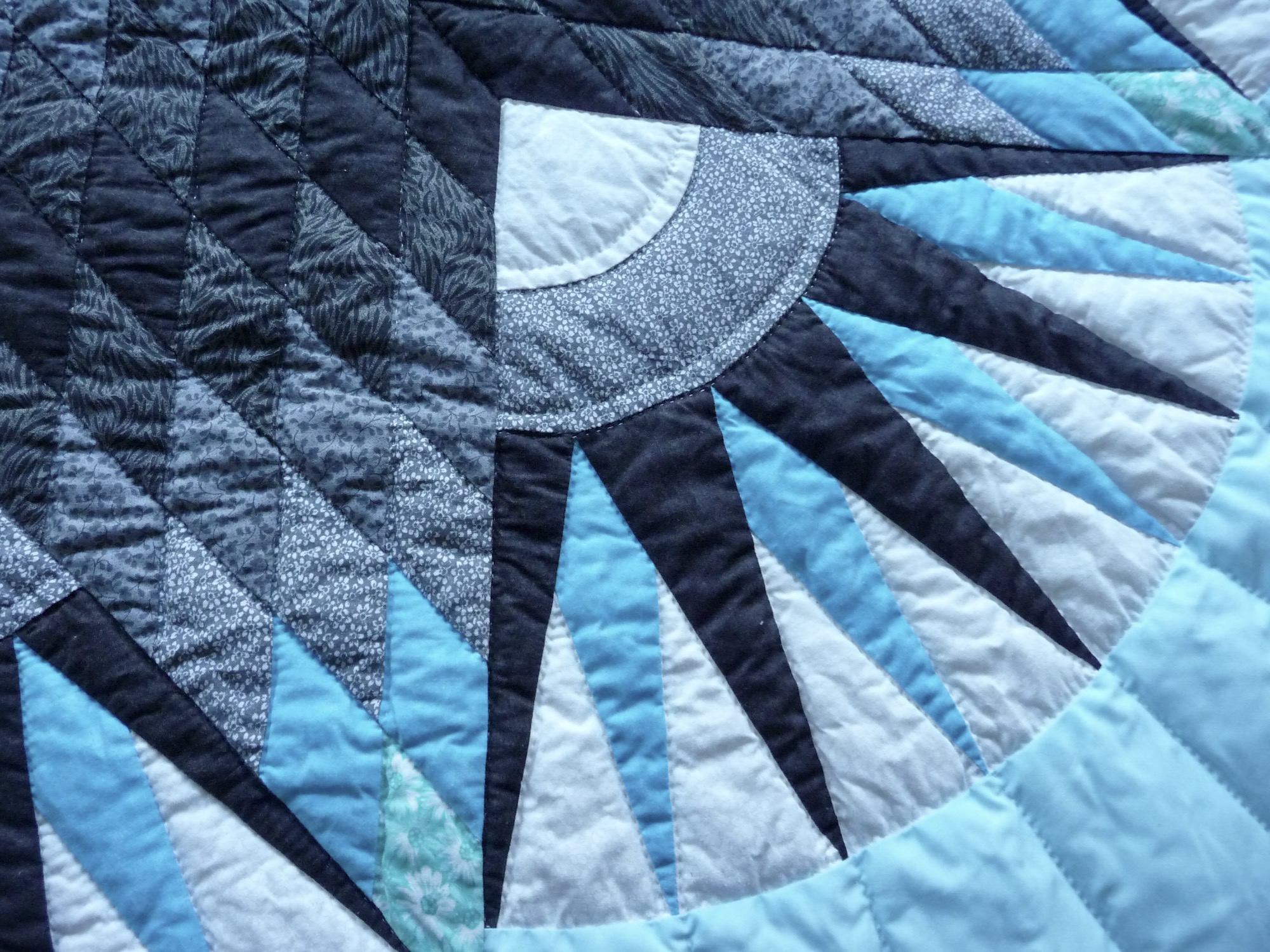 Compass Star Amish quilts for sale