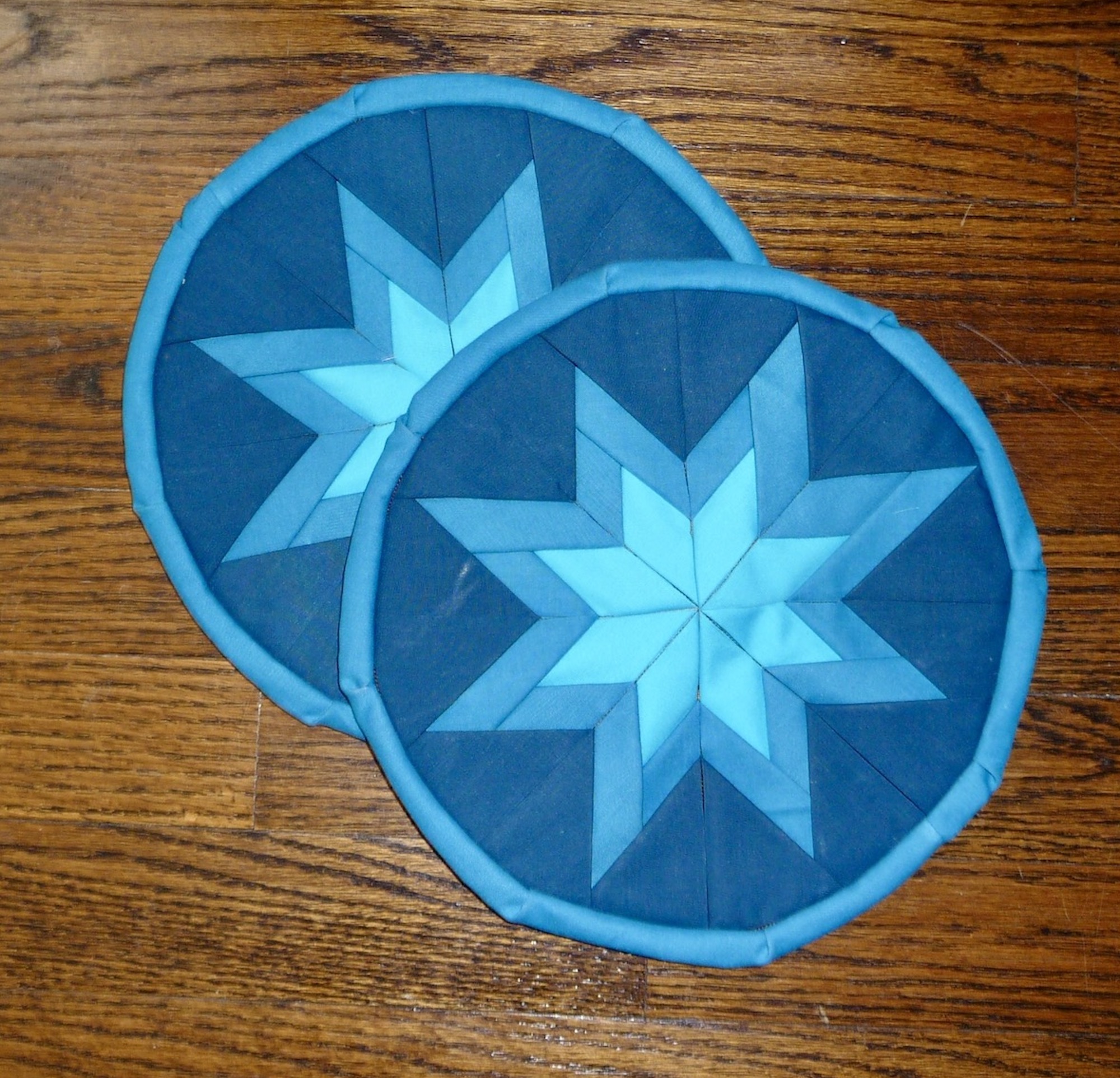 Amish Folded Star Pot Holders