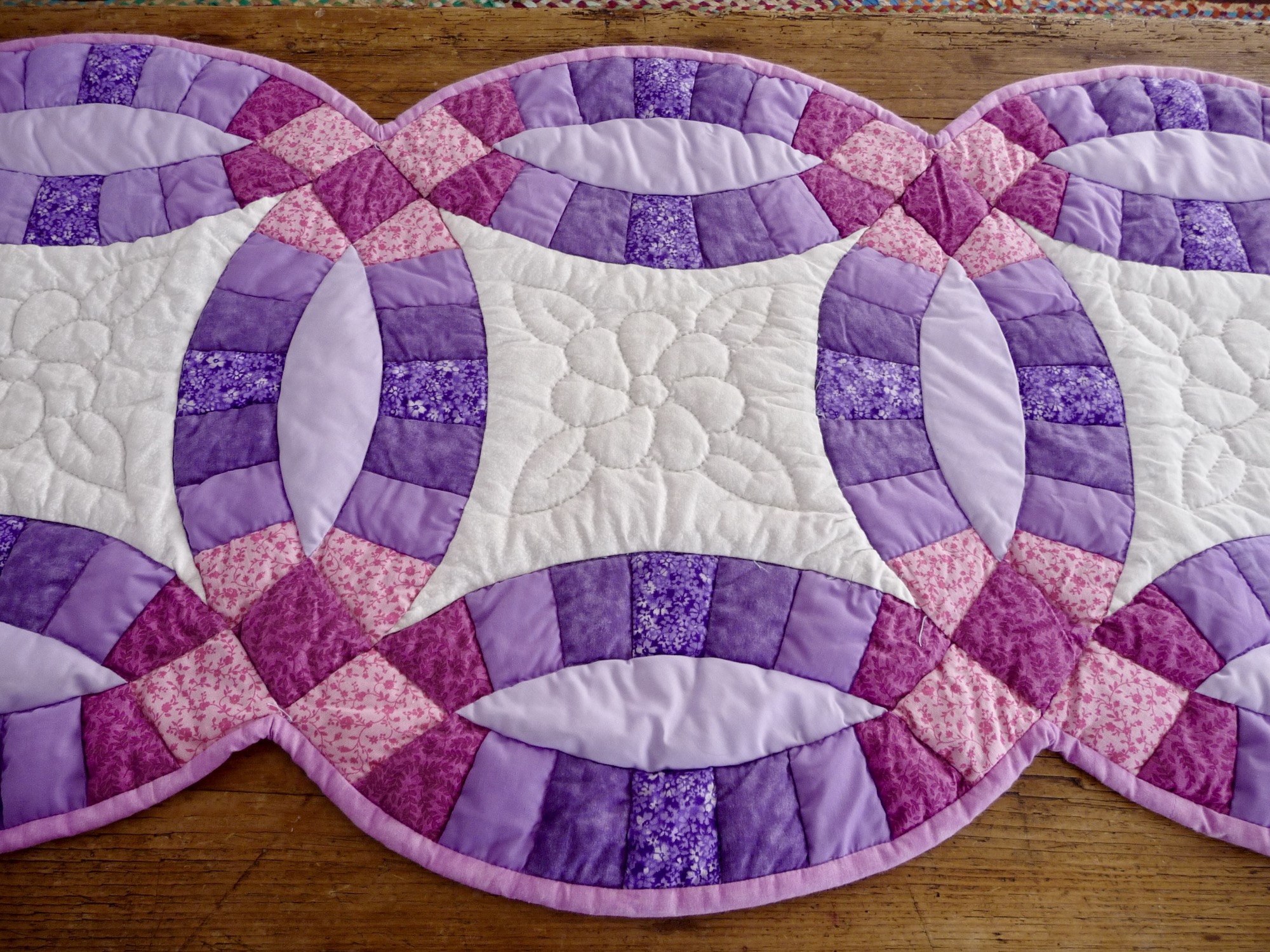 Double Wedding Ring Amish Table Runner