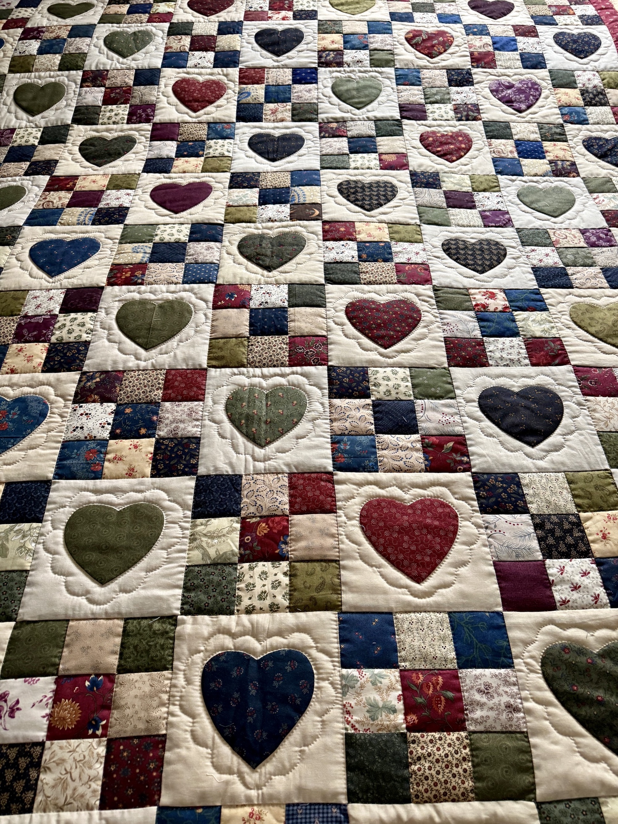 9 Patch with Hearts Amish quilt pattern