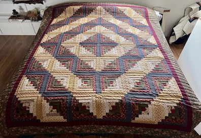 Log Cabin Amish Quilt for sale