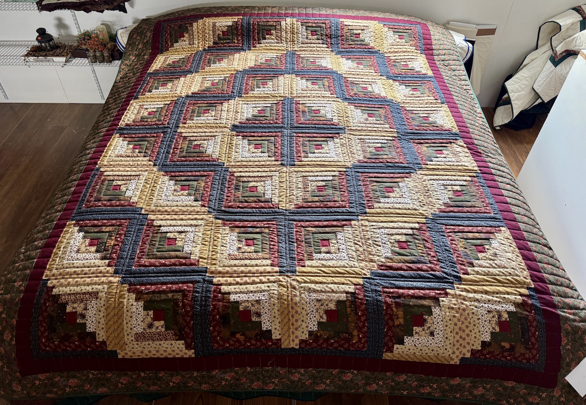 Log Cabin Amish quilts for sale