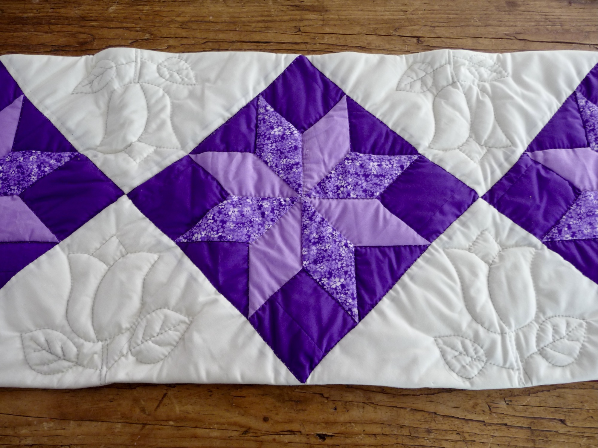 Table Runner of Amish Stars